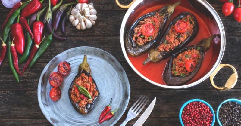 Ramazan Iftarında Nefis Lezzetler: Karnıyarık ve Sütlaç Tarifleri!